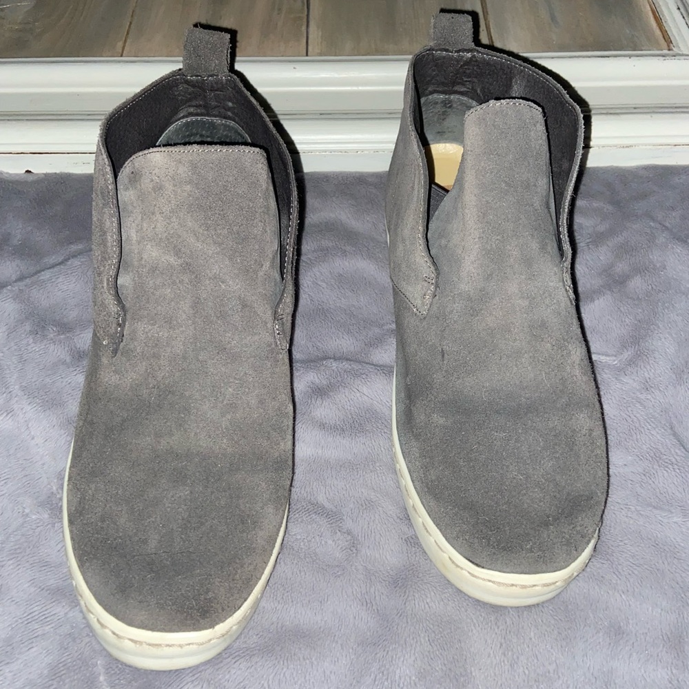 Dolce Vita sneakers size 9.